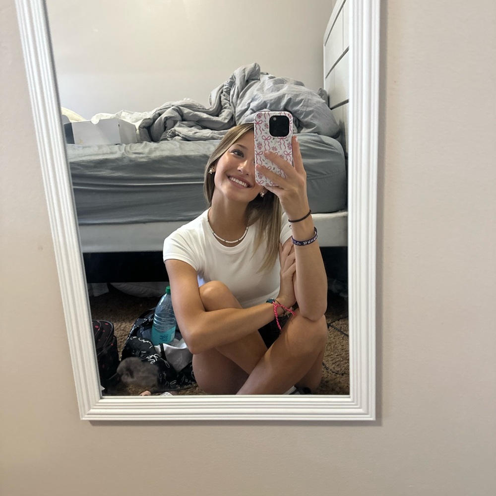 Meet your Posher, Emara